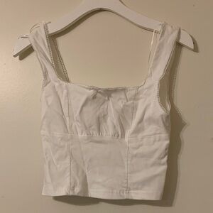 Chic White Sleeveless Crop Top